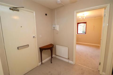 2 bedroom apartment for sale, Salisbury Road, Farnborough GU14