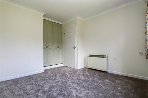 1 bedroom apartment for sale - Homepark House, South Street, Farnham GU9
