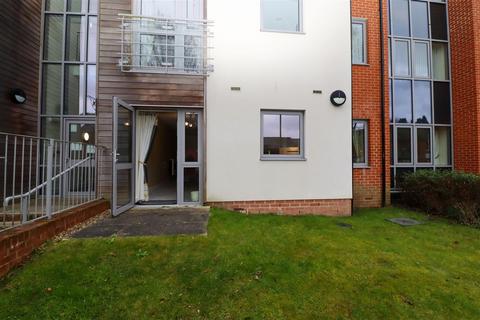 1 bedroom apartment for sale, Kings Place, Fleet GU51