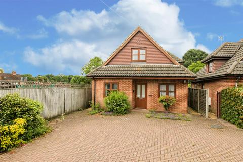 3 bedroom detached house for sale, Clarence Road, Fleet GU51