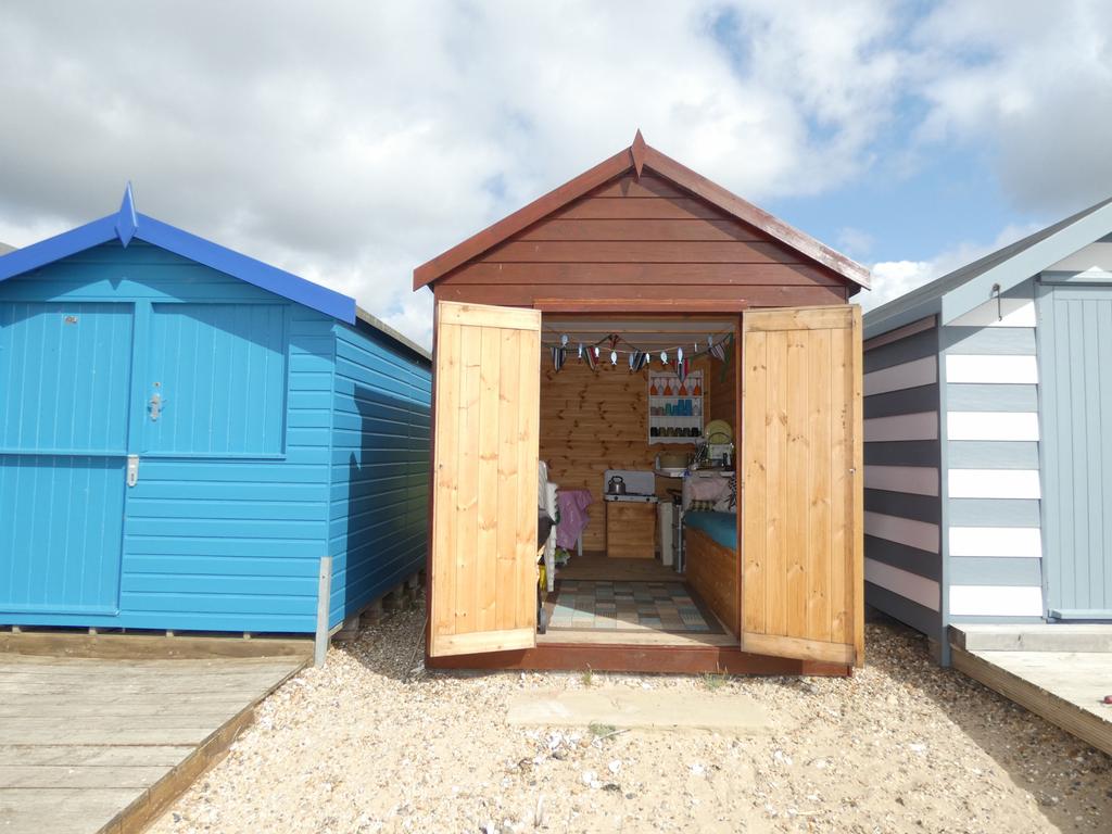 Front Row beach hut for Sale