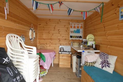 Chalet for sale, Victoria Esplanade, CO5