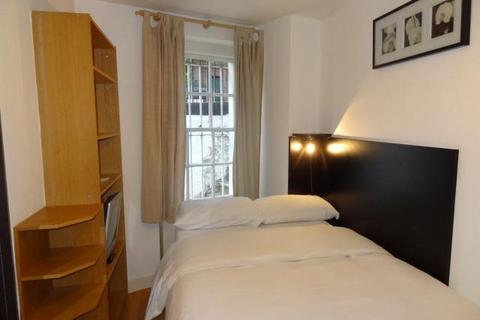 Studio to rent, Cartwright Gardens, Bloomsbury, London, WC1H