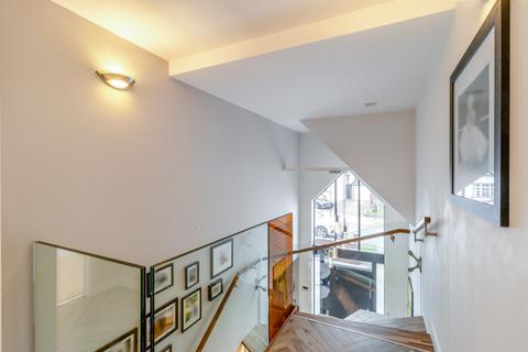 23 Shepherds Way, Rickmansworth, WD3 7NN