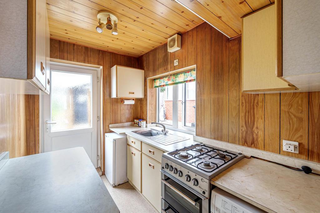 Eleanor Road, Harrogate, HG2 3 bed semidetached house for sale £250,000