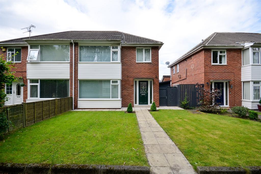 Dahlia Way, Hebburn 3 bed semidetached house £160,000