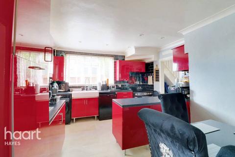 50 Romney Road, Hayes, UB4 8PU