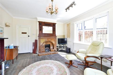 3 bedroom detached house for sale, Cassiobury Drive, Cassiobury, Watford, WD17