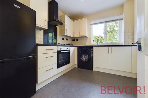 2 bedroom flat to rent, Wheeler Court, Tilehurst, Reading, RG31