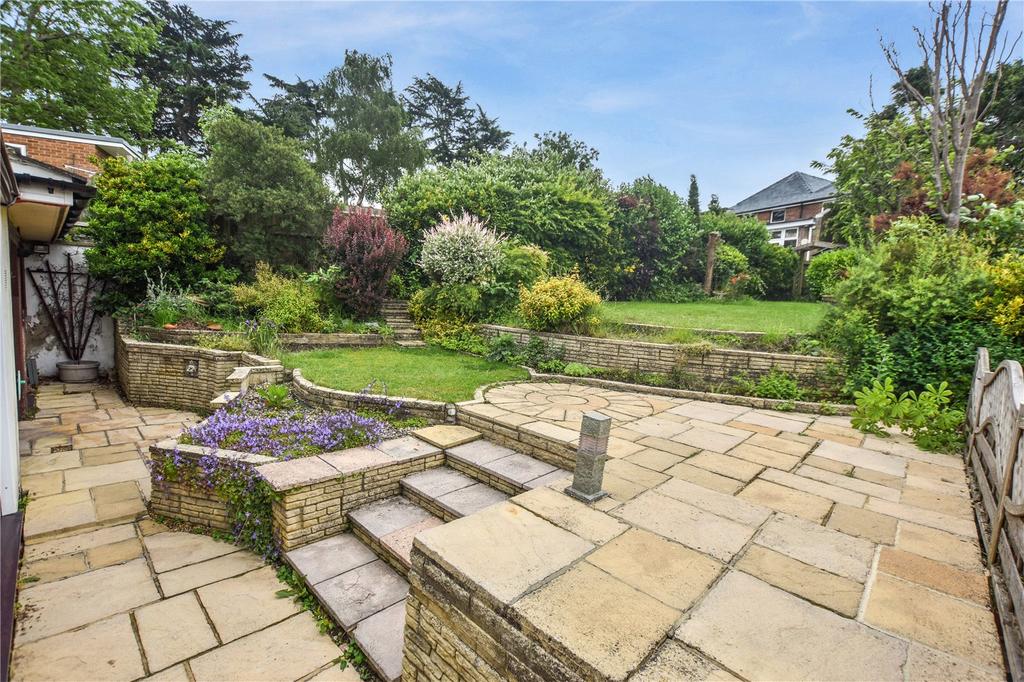 Shuttlemead, Bexley Village, Kent, DA5 3 bed bungalow for sale £710,000