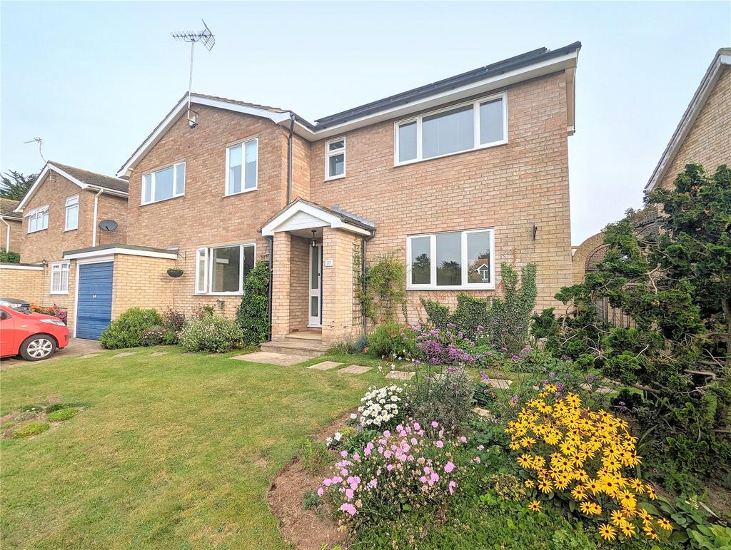 Meadowlands, Kirton, Felixstowe, Suffolk, IP10 5 bed detached house for
