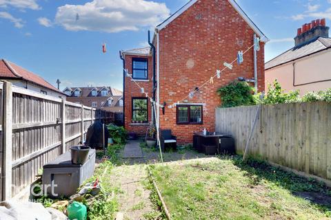 2 bedroom semi-detached house for sale, North Town Road, Maidenhead