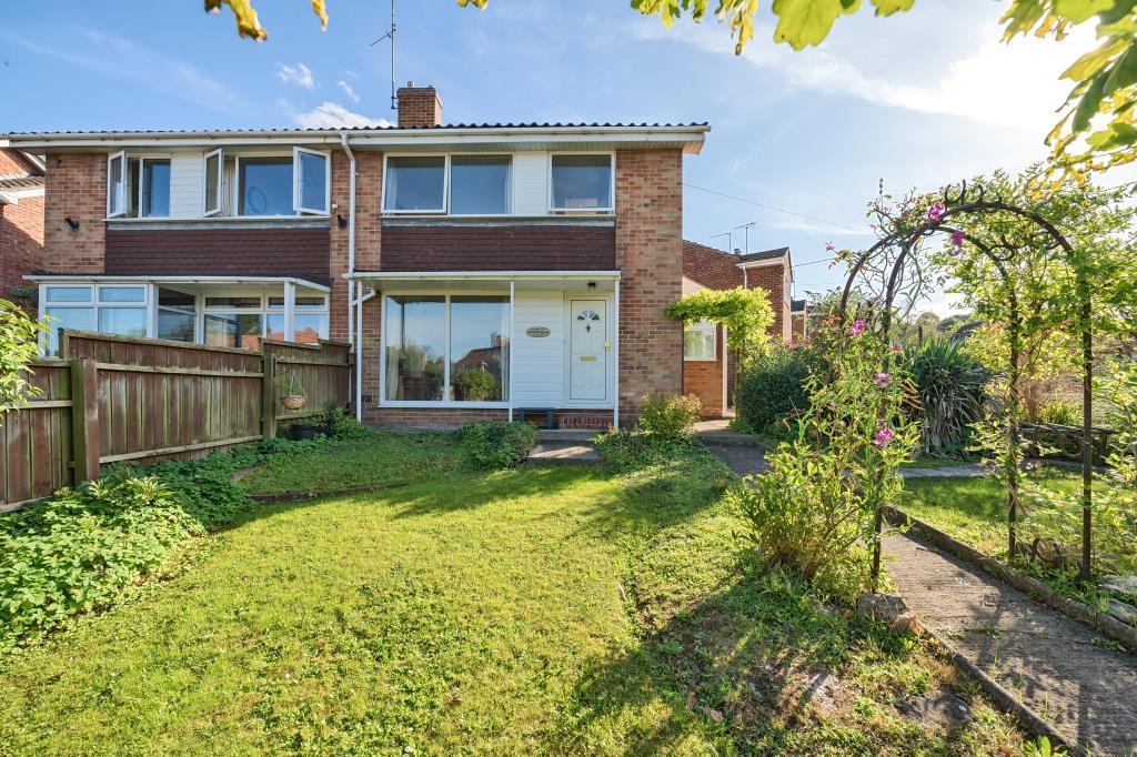 Lambourn, Berkshire, RG17 3 bed semidetached house for sale £325,000