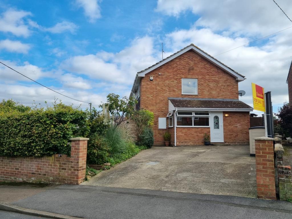 Lambourn, Berkshire, RG17 3 bed semidetached house for sale £325,000