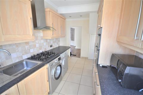 60 Abbotswood Gardens, Ilford, IG5 0BQ