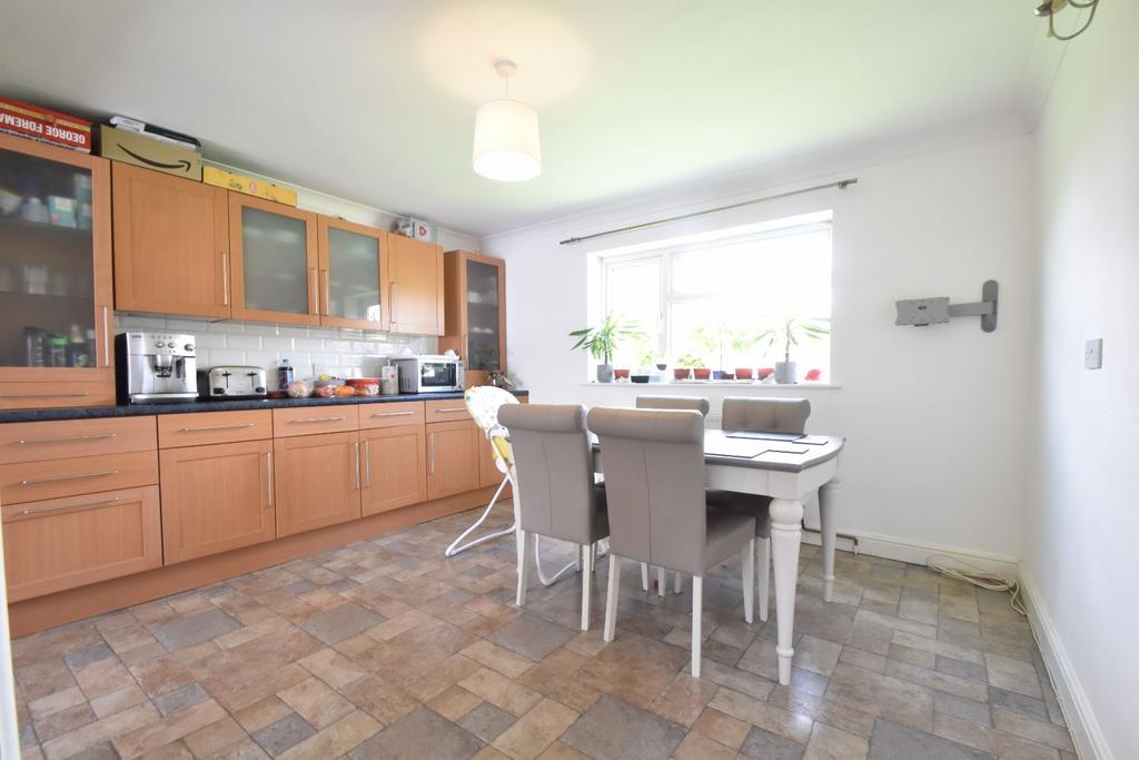 Blaydon Road, Luton 4 bed semidetached house £420,000