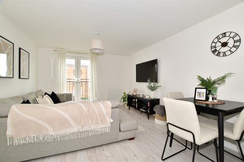2 bedroom flat for sale - Skylark Avenue, Peacehaven, East Sussex