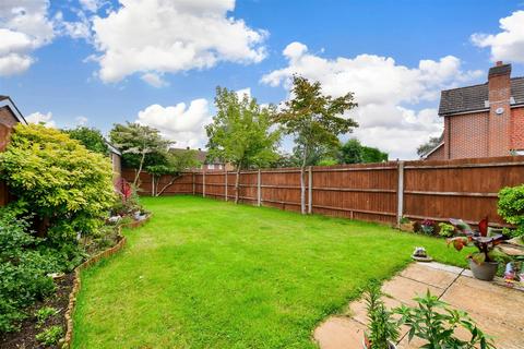 3 bedroom detached house for sale - Nuthatch Gardens, Reigate, Surrey