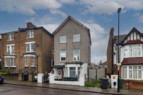 17b Westdown Road, London, SE6 4RL