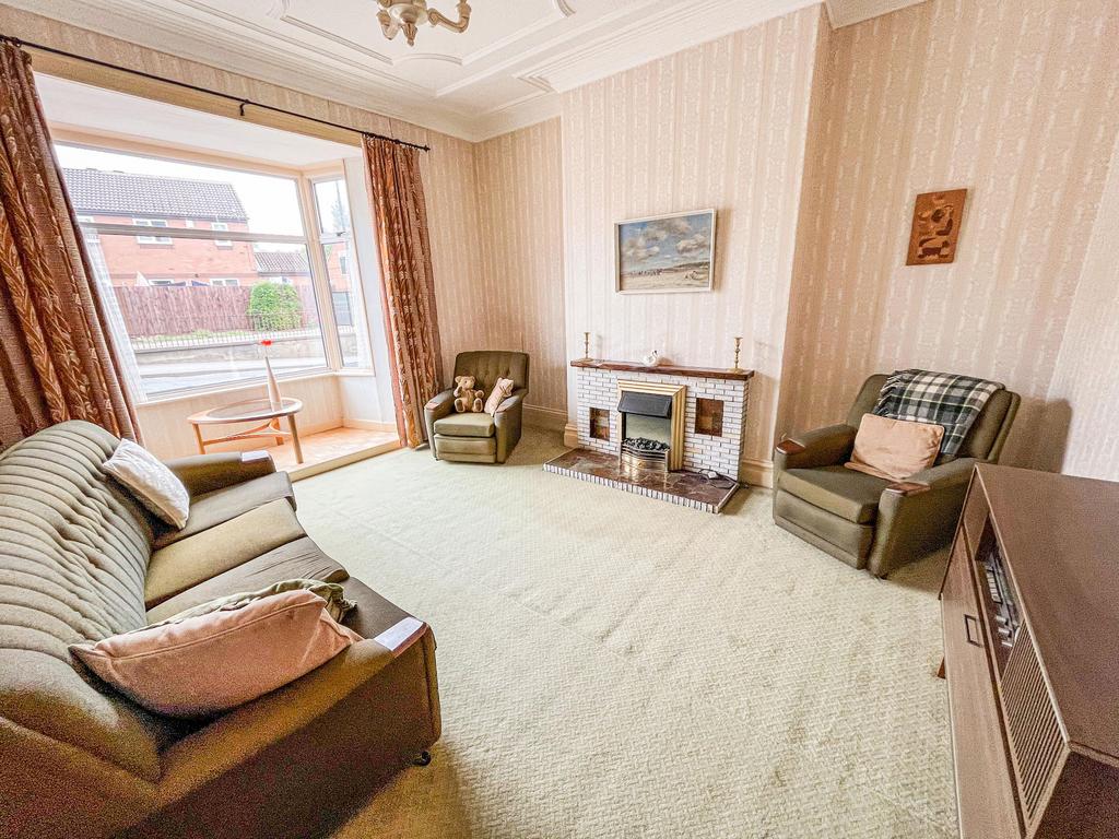 Station Road North, HettonleHole... 3 bed semidetached house £134,950