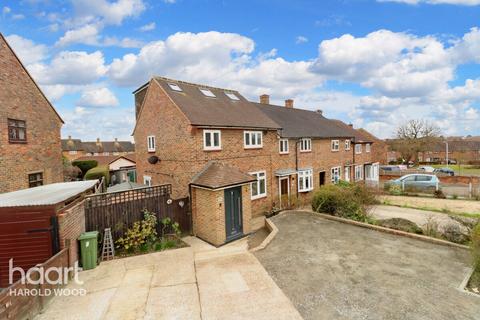 16 Penrith Road, Romford, RM3 9NS