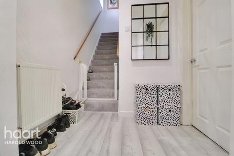 16 Penrith Road, Romford, RM3 9NS