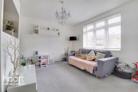 16 Penrith Road, Romford, RM3 9NS