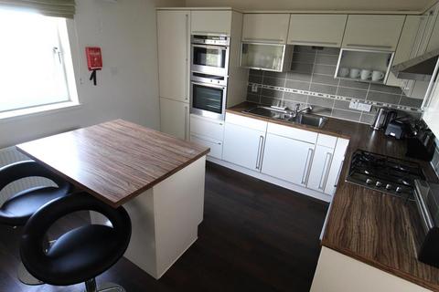3 bedroom flat to rent, Rubislaw Drive, Aberdeen, AB15