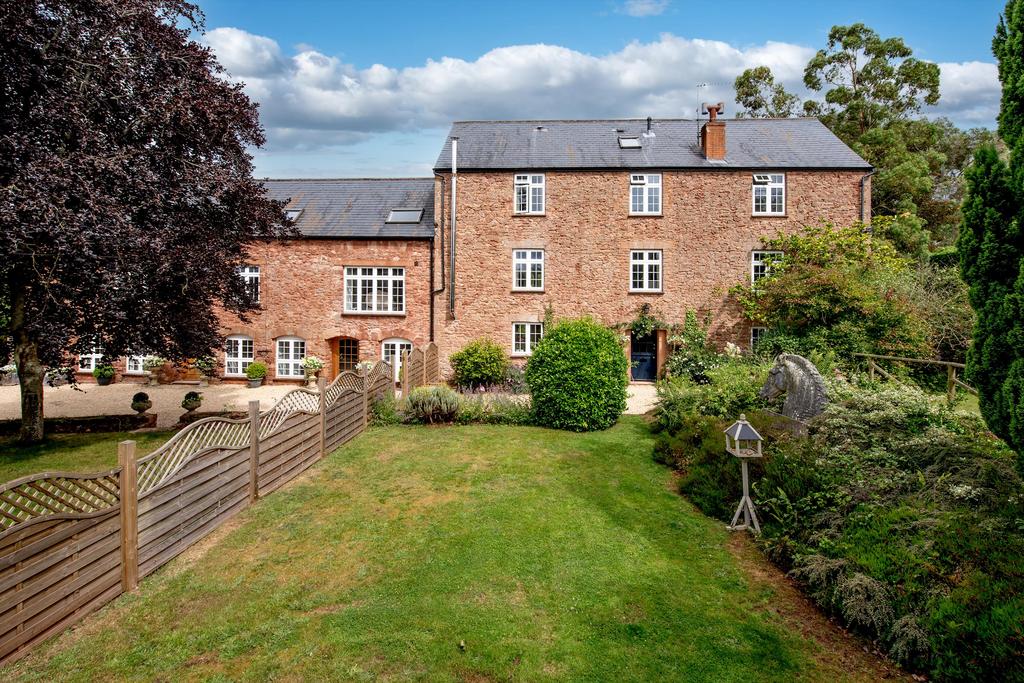 Lower Vellow, Williton, Taunton, Somerset, TA4 5 bed detached house for