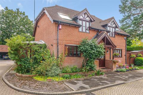 2 bedroom semi-detached house for sale - Foley Mews, Claygate, Esher, KT10