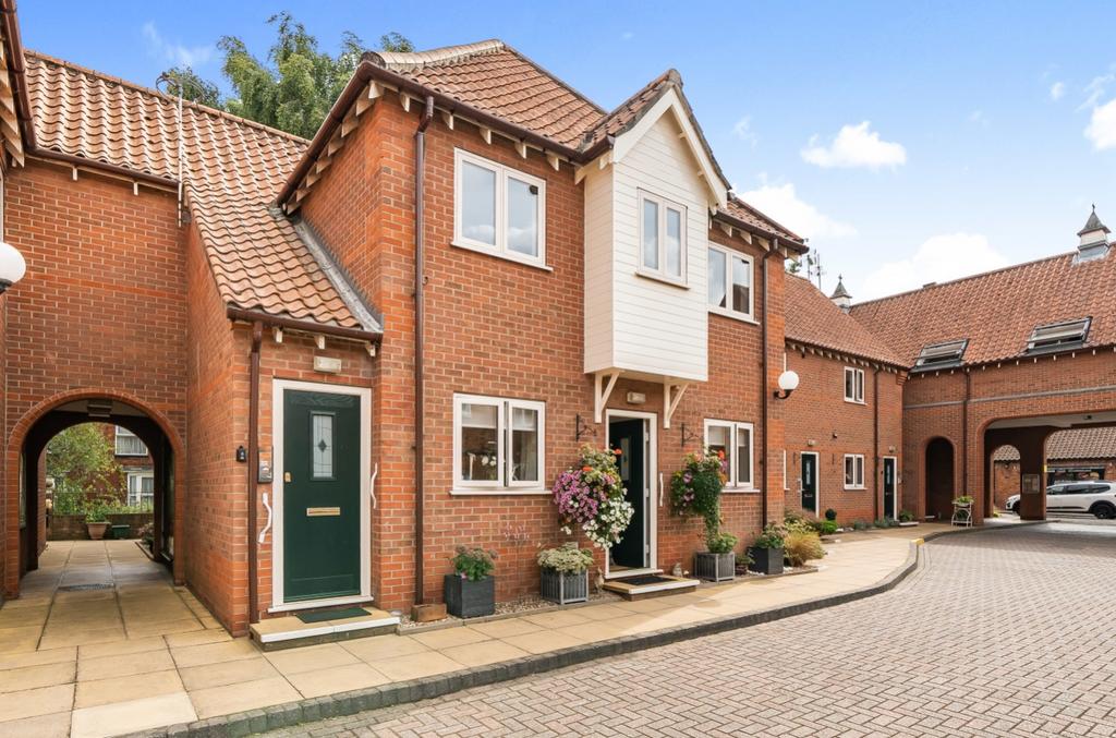 Berkeley Court, Sleaford, Lincolnshire, NG34 2 bed apartment for sale