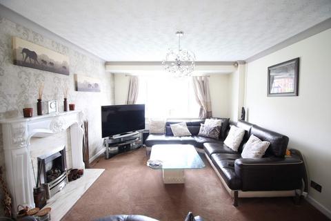 4 bedroom detached house to rent, Lenten Grove, Heywood, Rochdale