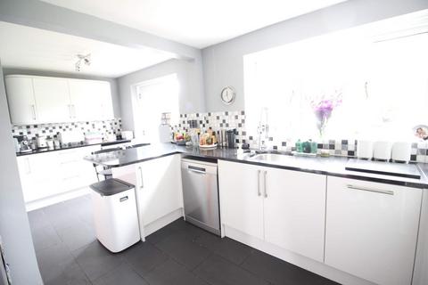 4 bedroom detached house to rent, Lenten Grove, Heywood, Rochdale