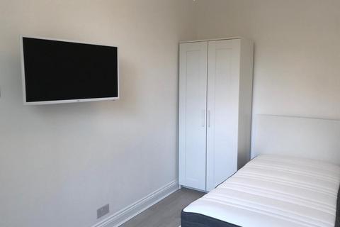 221 High Town Road, Luton, LU2 0BZ