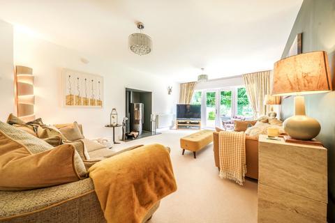 20 Ark Royal Avenue, Exeter, EX2 7GP