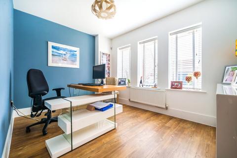 20 Ark Royal Avenue, Exeter, EX2 7GP