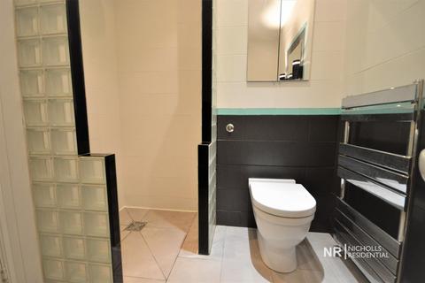 Flat 5, Canterbury House Queen Alexandras Way, Epsom, KT19 7DW