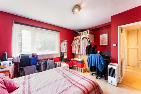 16 Dora Street, London, E14 7TP
