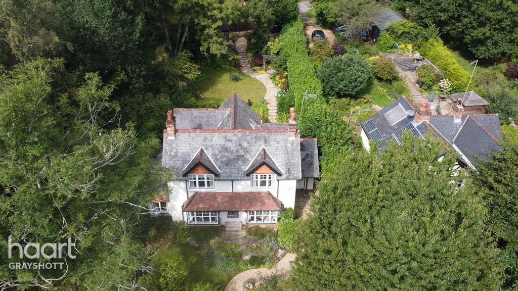 Beech Hill, Headley Down 4 bed detached house for sale £750,000