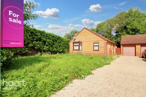 22 Hagbech Hall Close, Emneth, Wisbech, PE14 8EB