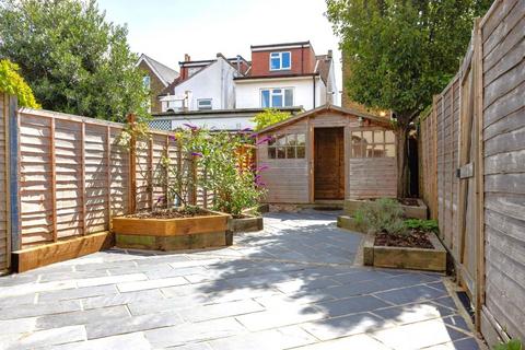 40 Camac Road, Twickenham, TW2 6NU
