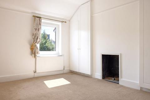 40 Camac Road, Twickenham, TW2 6NU