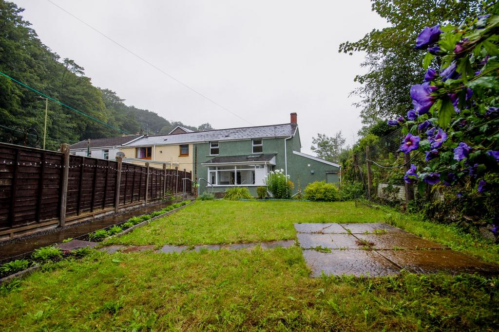 Main Street, Crumlin, Newport 2 bed semidetached house for sale £127,500
