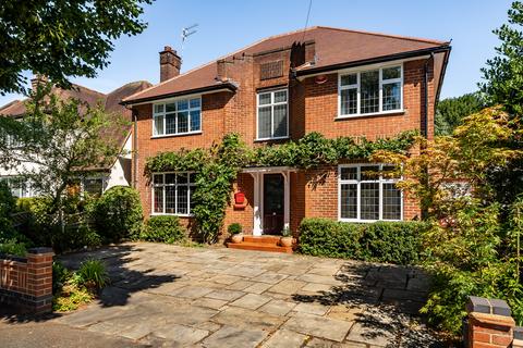 4 bedroom detached house for sale, Cassiobury Drive, Watford WD17 3AQ