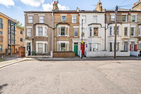1 bedroom flat for sale - St Luke's Avenue, Clapham