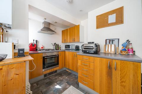1 bedroom flat for sale - St Luke's Avenue, Clapham