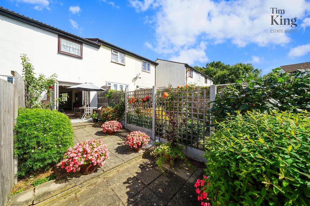 Stapleford Close, Chingford, E4 2 bed terraced house for sale £370,000