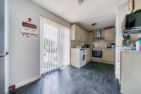 8 Beechgate, Witney, OX28 4JL