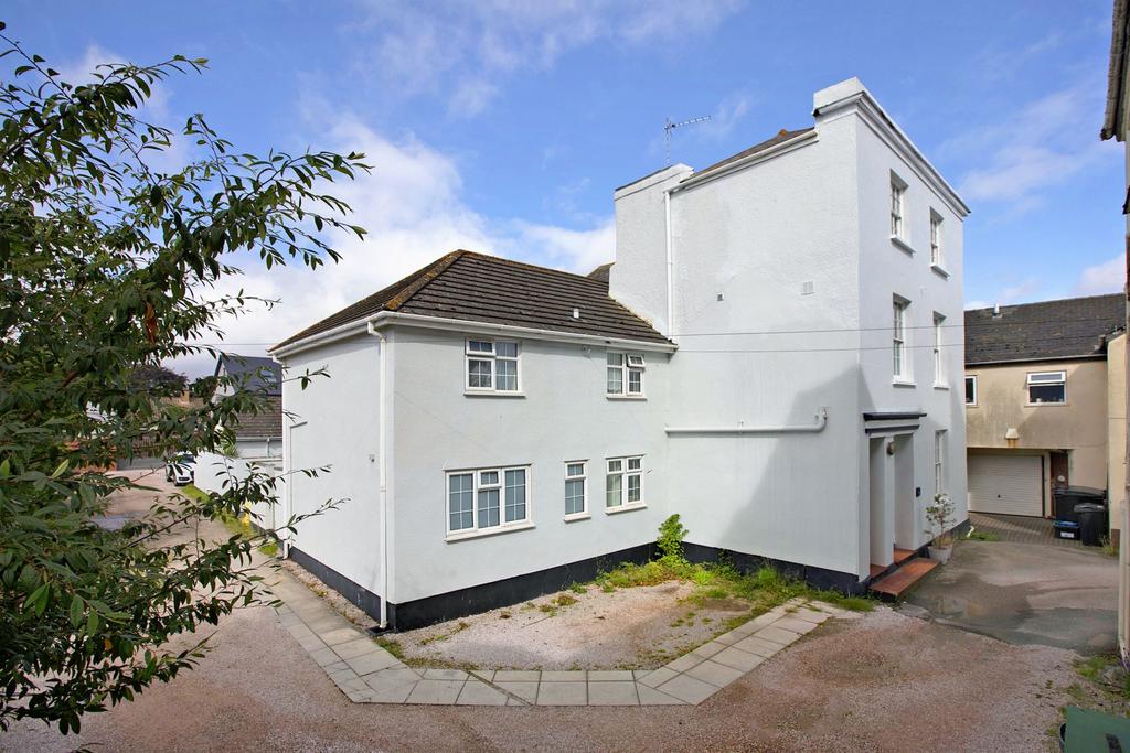 The Strand, Starcross, EX6 9 bed detached house £700,000