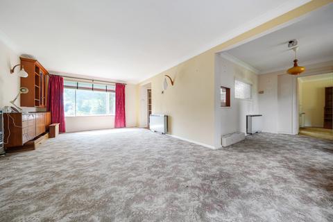 77 Guildford Road, West End, Woking, GU24 9HJ